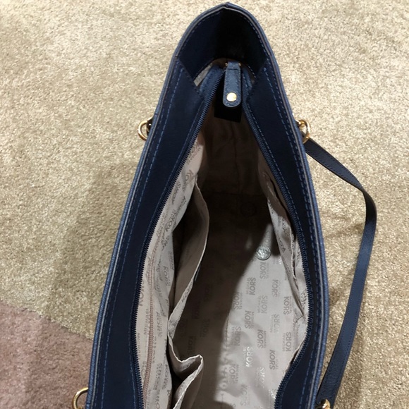 Michael Kors bag - Picture 2 of 3